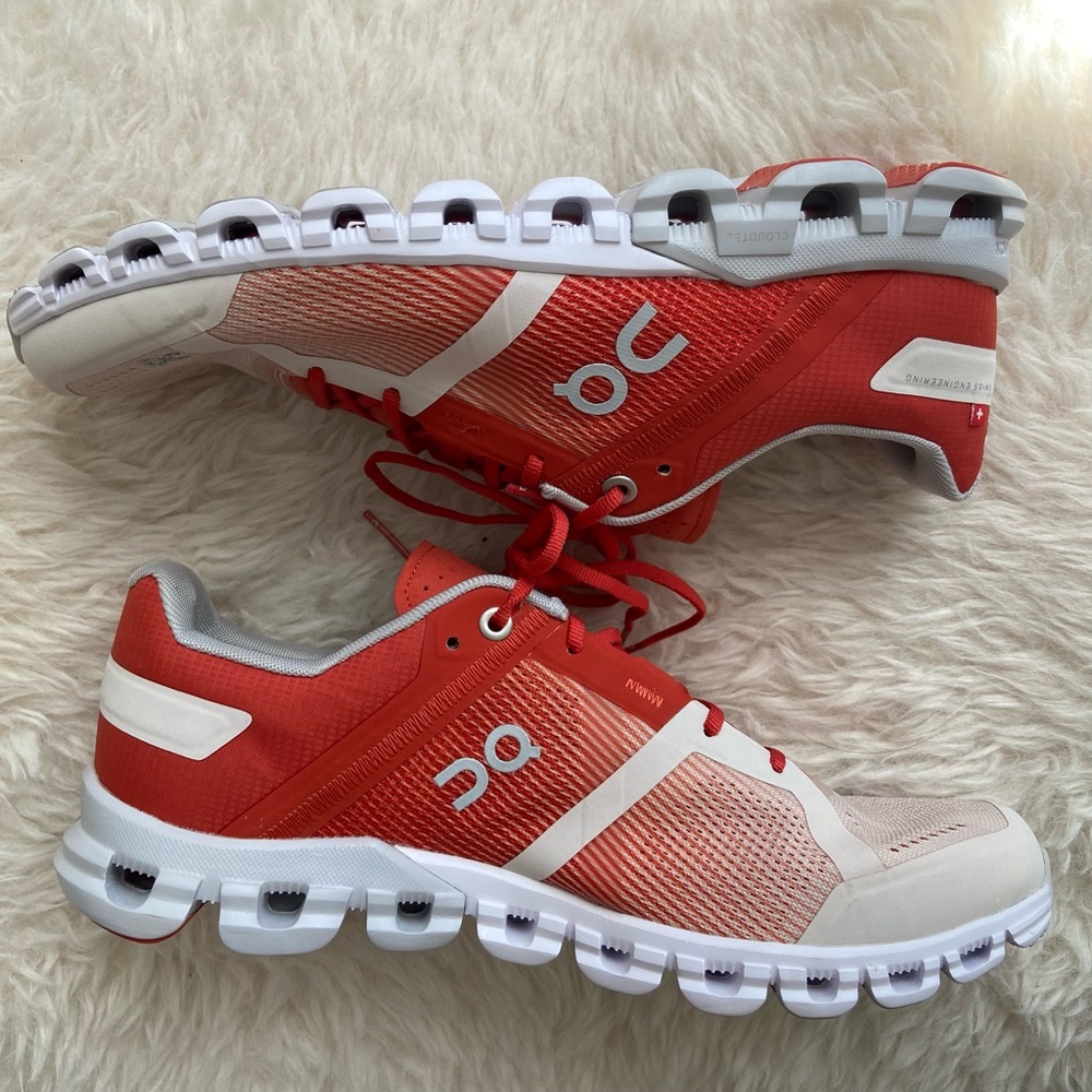 On Cloudflow Running Shoe purchased NWT here worn minimally 8 $150 in stores